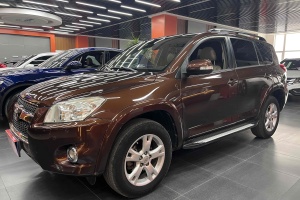 RAV4荣放 丰田 2.4L 自动四驱豪华版