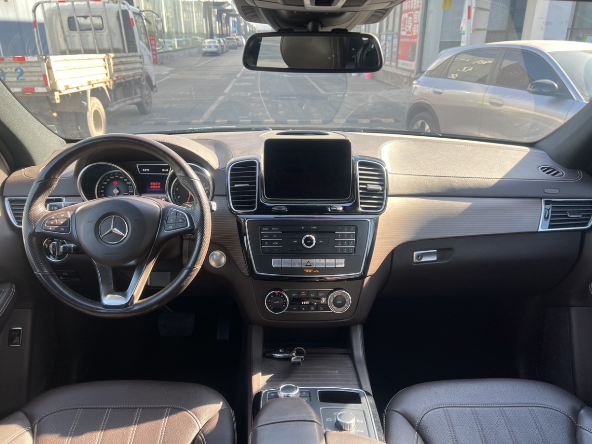 奔馳 奔馳GLE  2019款 GLE 320 4MATIC 動感型臻藏版圖片