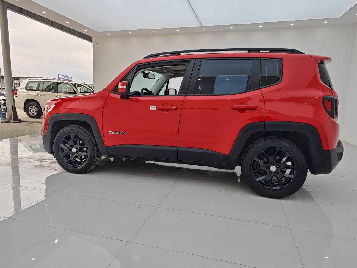 Jeep 自由俠  2018款 互聯(lián)大屏版 180T 自動高能版圖片