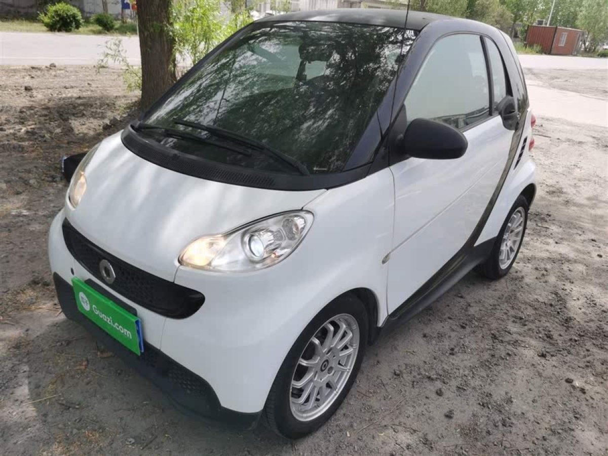 smart fortwo  2012款 1.0 MHD 硬頂標(biāo)準(zhǔn)版圖片
