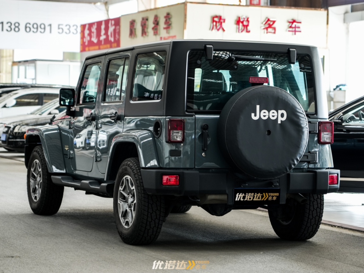 2014年11月Jeep 牧馬人  2013款 3.6L Sahara 四門版