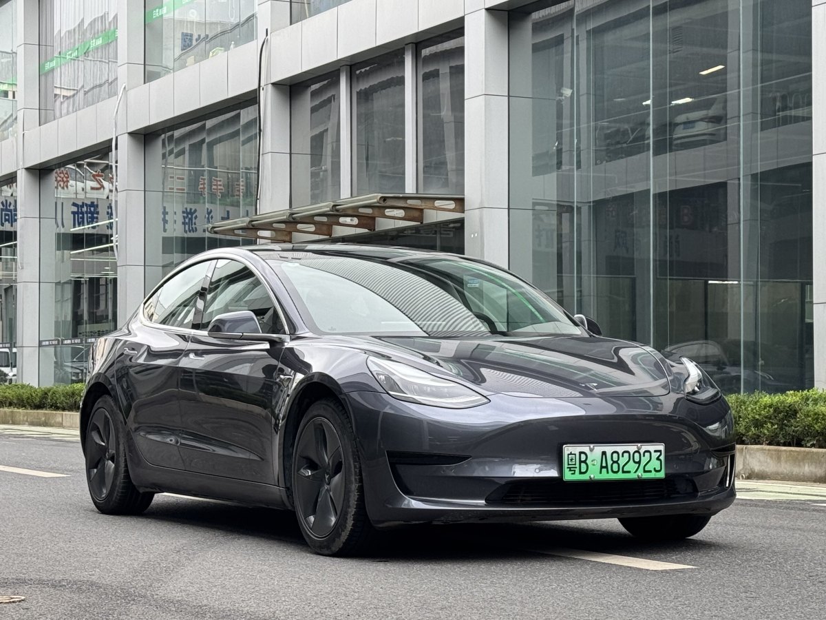 特斯拉 Model 3  2019款 標準續(xù)航后驅(qū)升級版圖片