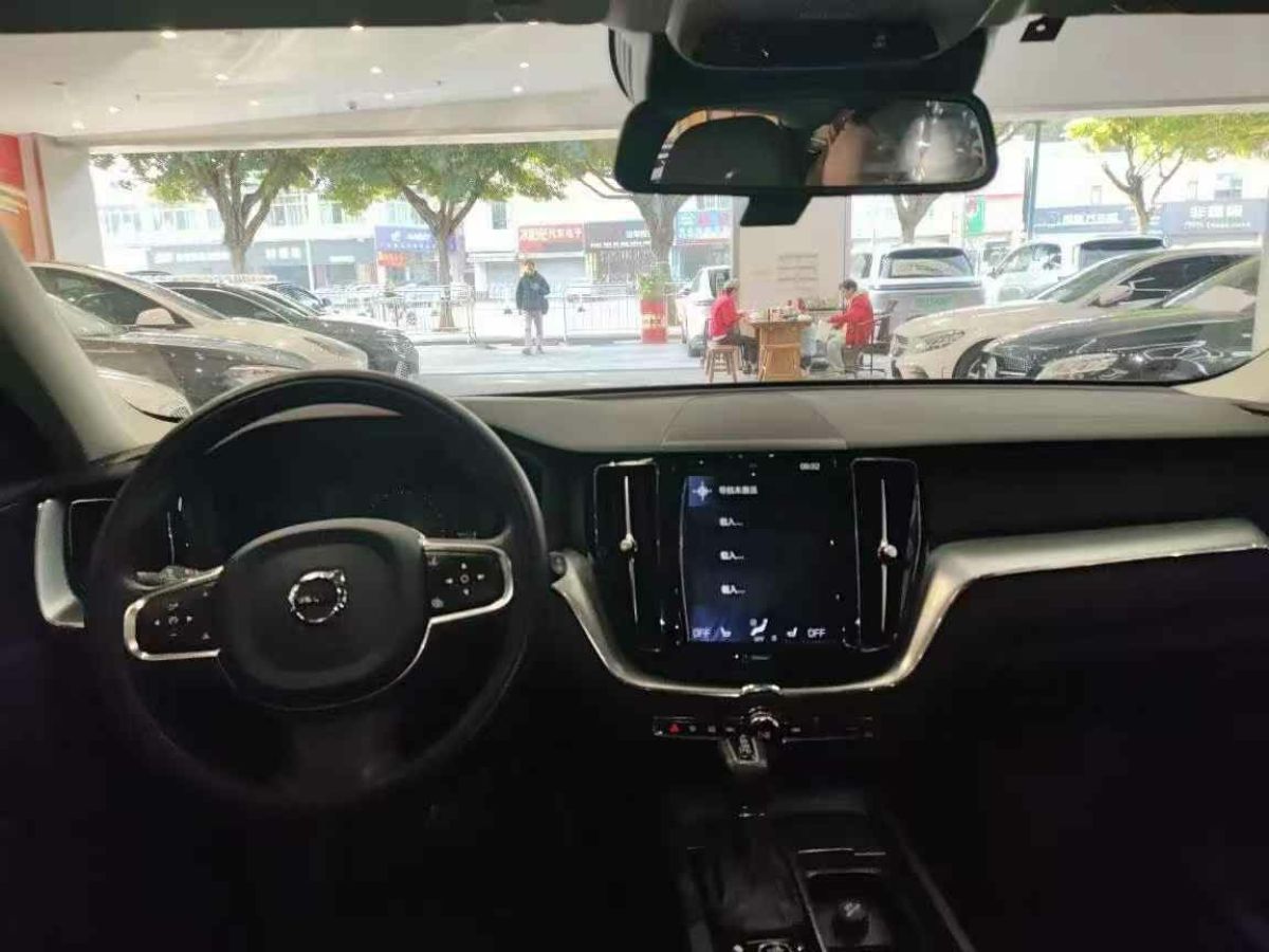 沃爾沃 XC60  2020款 T4 智行豪華版圖片