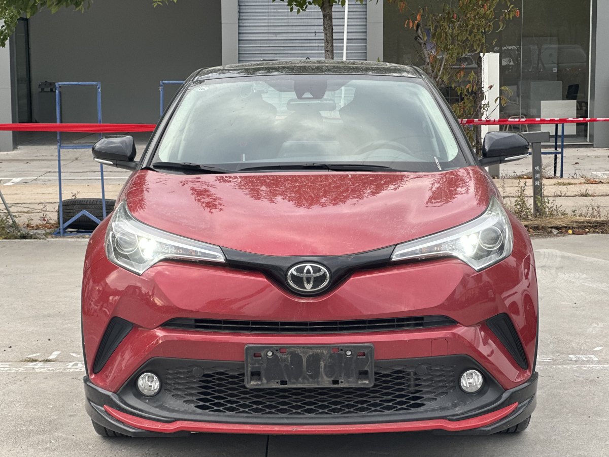 豐田 C-HR  2020款 2.0L 領(lǐng)先版圖片