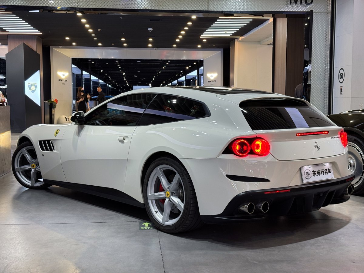 法拉利 GTC4Lusso  2017款 3.9T V8圖片