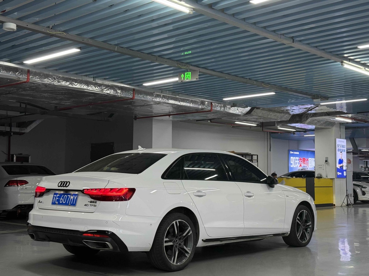 2022年3月奧迪 奧迪A4L  2022款 40 TFSI 豪華動感型