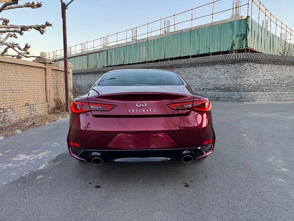 英菲尼迪 Q60  2019款 2.0T 豪華版圖片