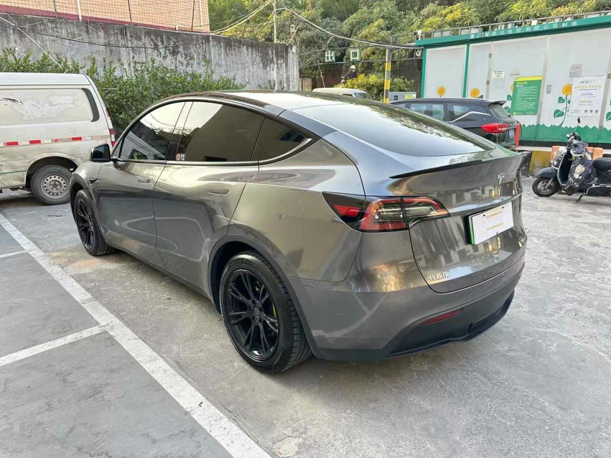 特斯拉 Model S  2023款 三電機(jī)全輪驅(qū)動(dòng) Plaid版圖片