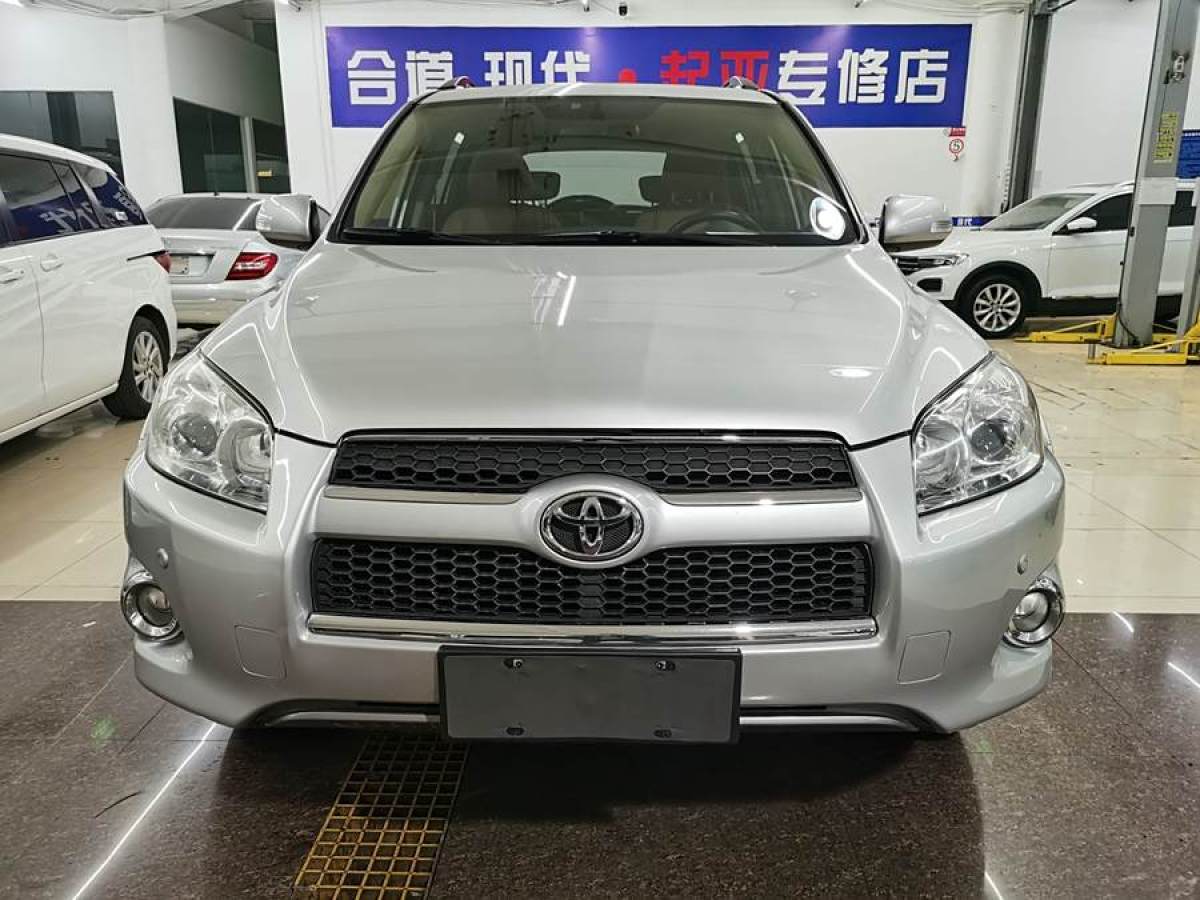 豐田 RAV4榮放  2013款 特享版 2.4L 自動四驅(qū)尊崇圖片