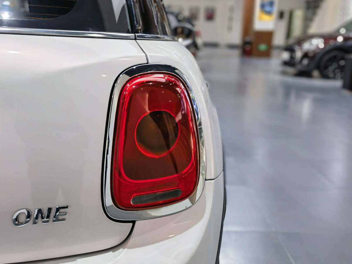 MINI MINI  2016款 1.2T ONE 先鋒派 五門版圖片