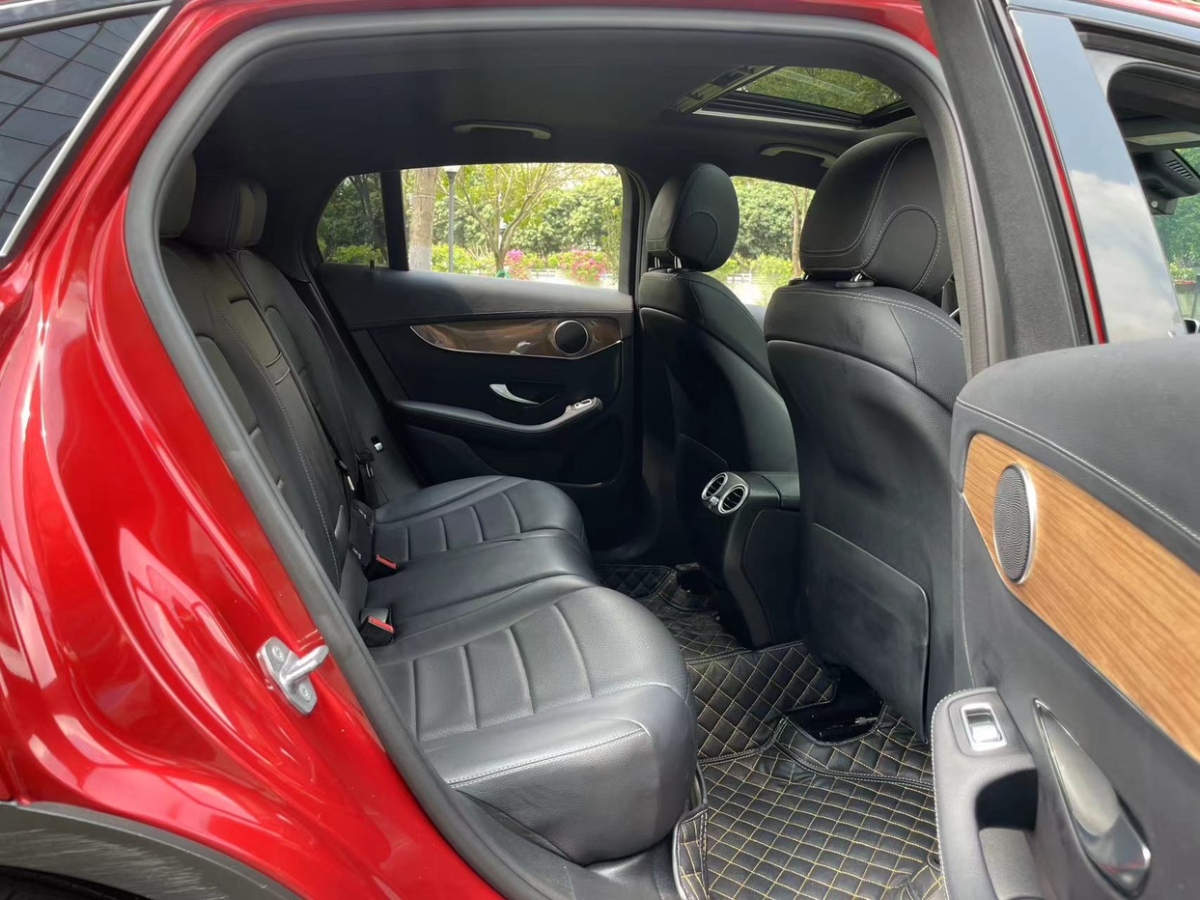 2018年10月奔驰 奔驰GLC  2022款 改款 GLC 260 4MATIC 轿跑SUV