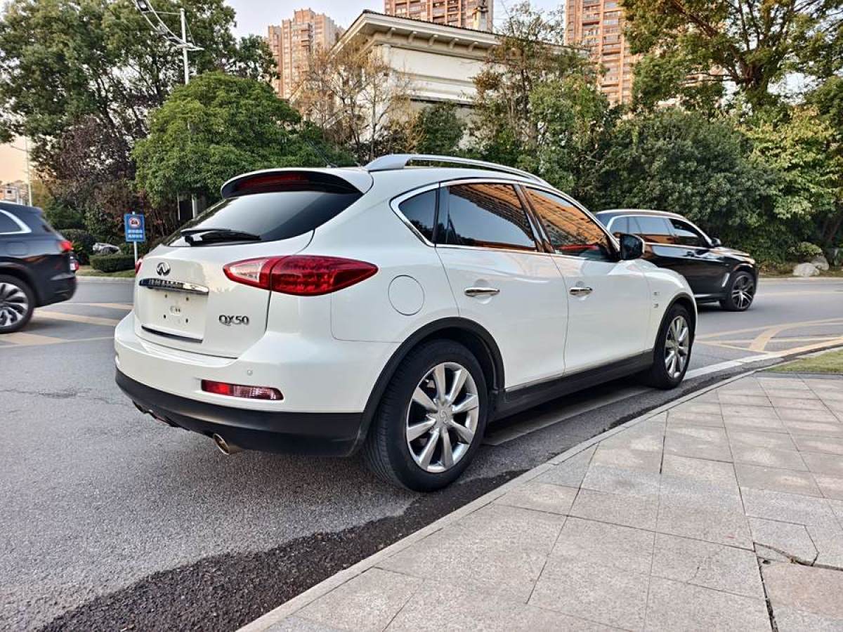 英菲尼迪 QX50  2013款 2.5L 兩驅(qū)優(yōu)雅版圖片