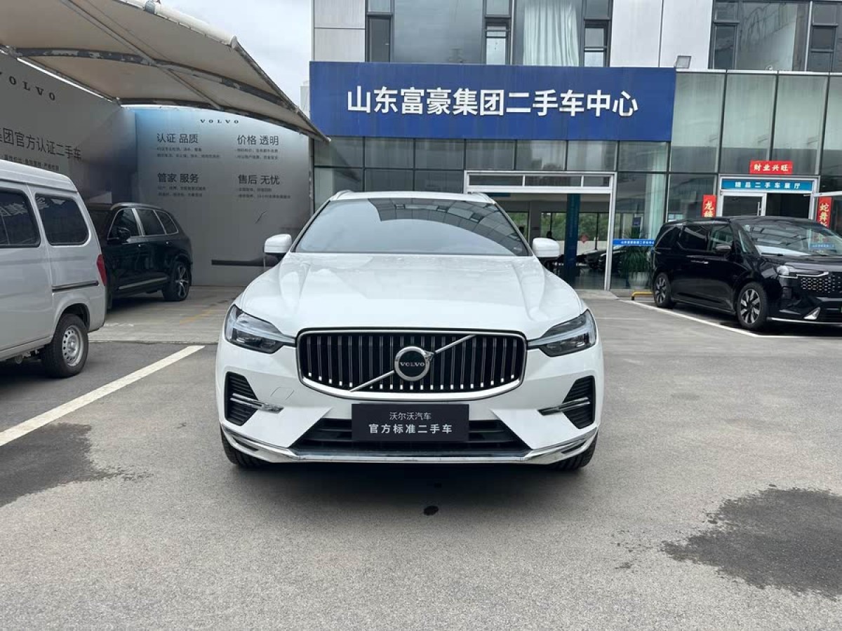 沃爾沃 XC60  2024款 B5 四驅(qū)智逸豪華版圖片