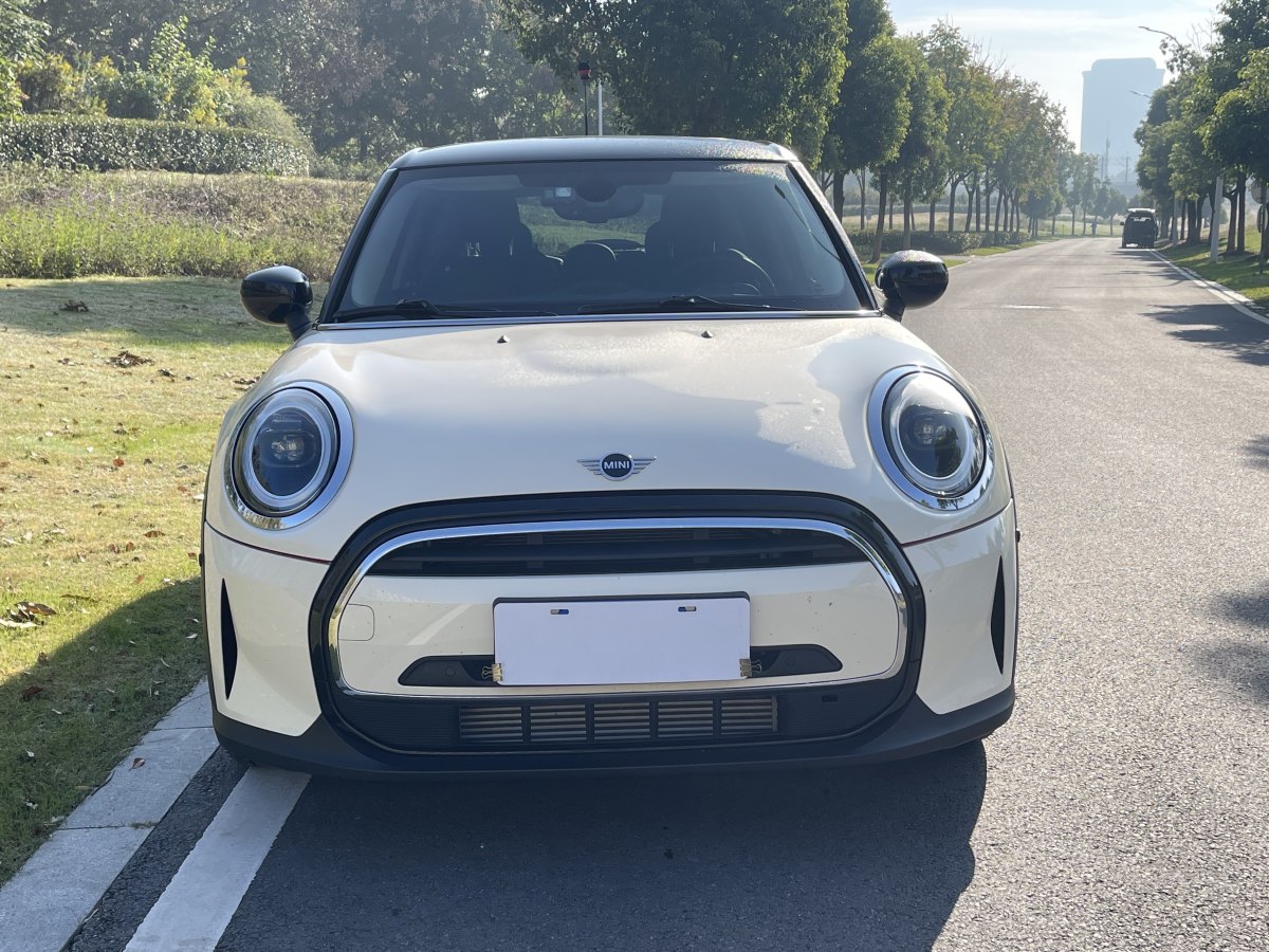 2021年6月MINI MINI  2022款 改款 1.5T COOPER 經(jīng)典派 五門版