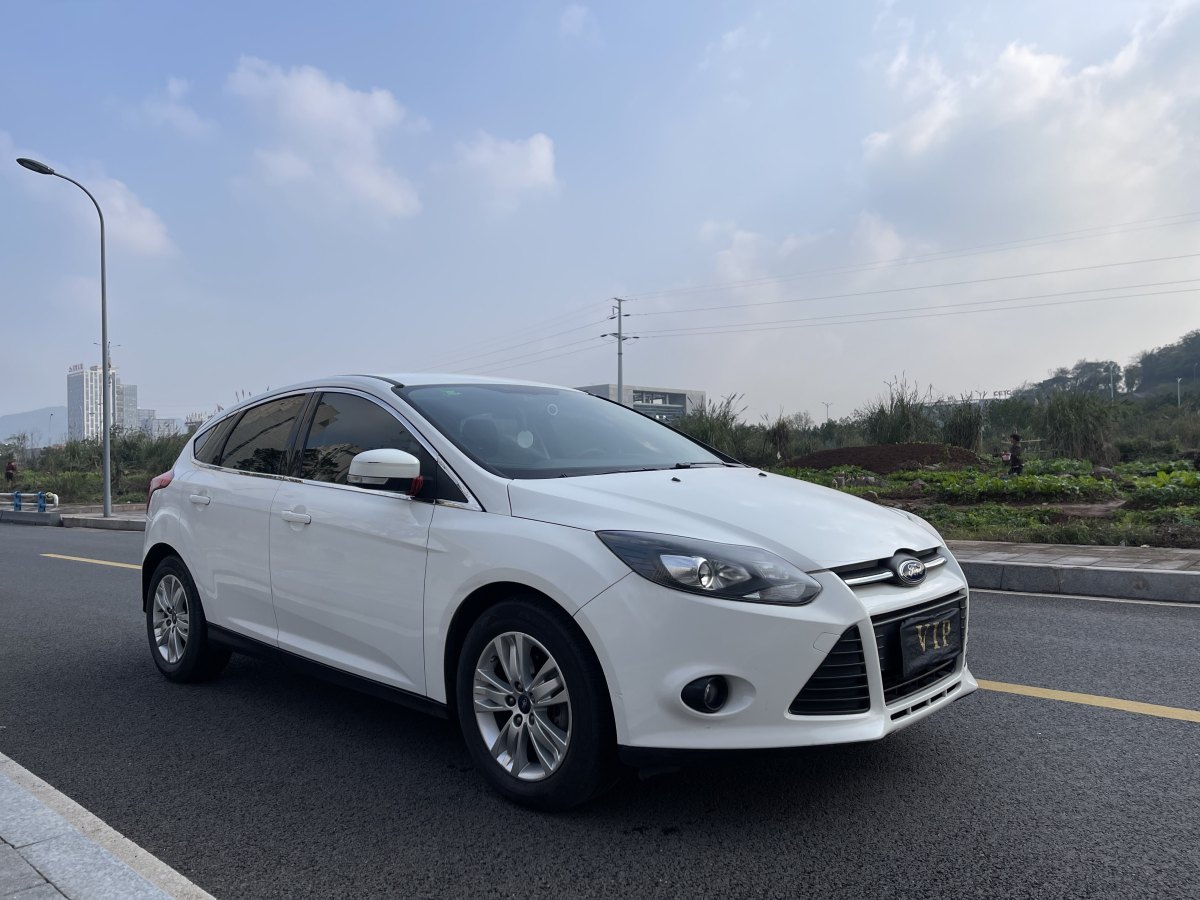 福特 ?？怂? 2012款 兩廂 1.6L 自動舒適型圖片