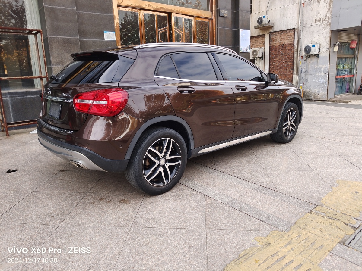 奔馳 奔馳GLA  2015款 GLA 220 4MATIC 時(shí)尚型圖片