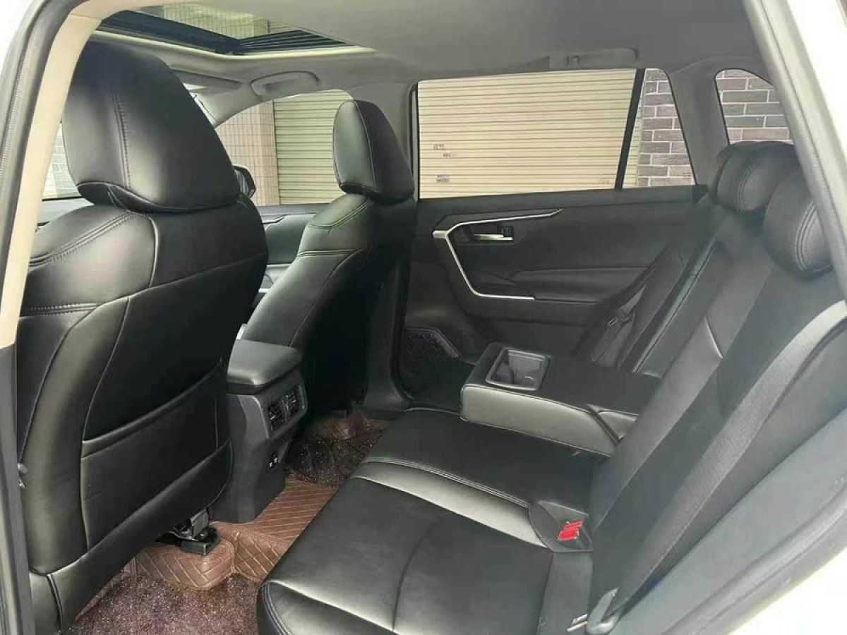 豐田 RAV4榮放  2021款 2.0L CVT兩驅(qū)風(fēng)尚版圖片