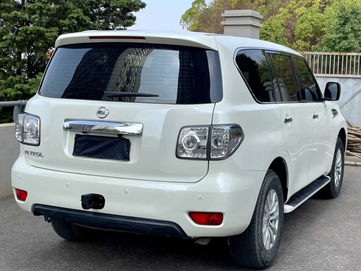 日產(chǎn) 途樂  2018款 4.0L 領(lǐng)英型圖片
