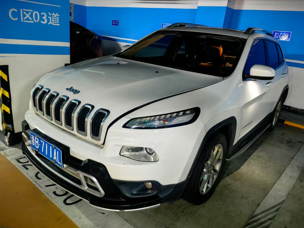 Jeep 自由光  2017款 2.4L 領(lǐng)先版圖片