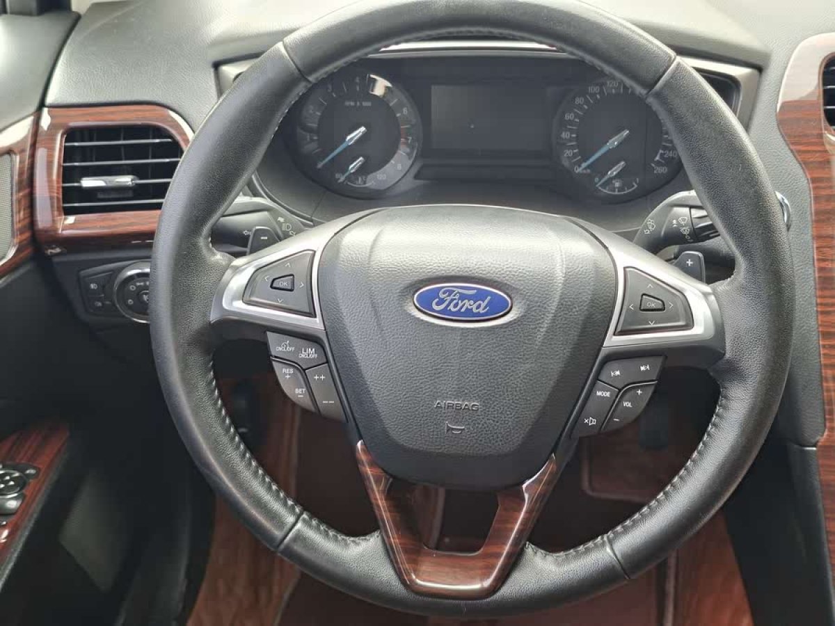 福特 蒙迪歐  2017款 改款 EcoBoost 180 時(shí)尚型圖片