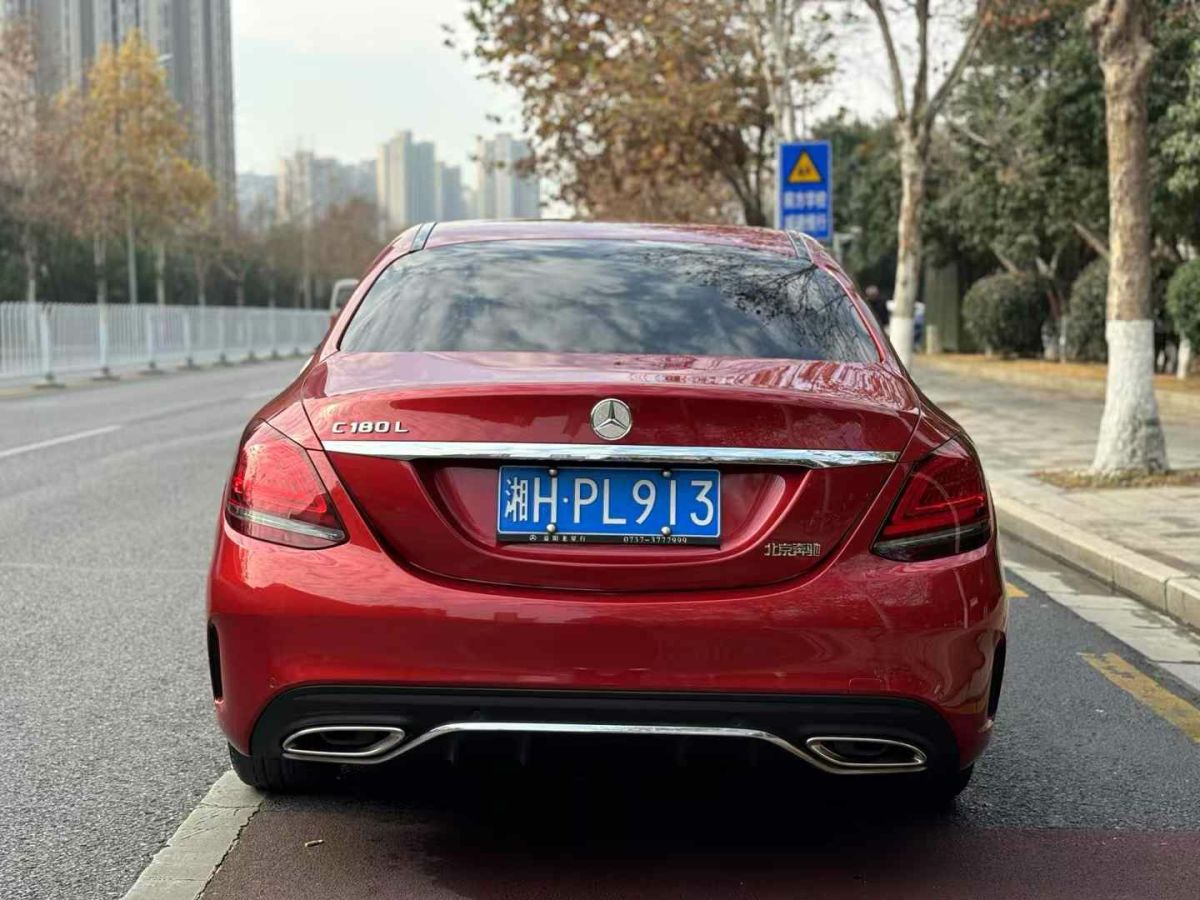 奔馳 奔馳A級  2019款  A 220 L 4MATIC 運(yùn)動轎車圖片