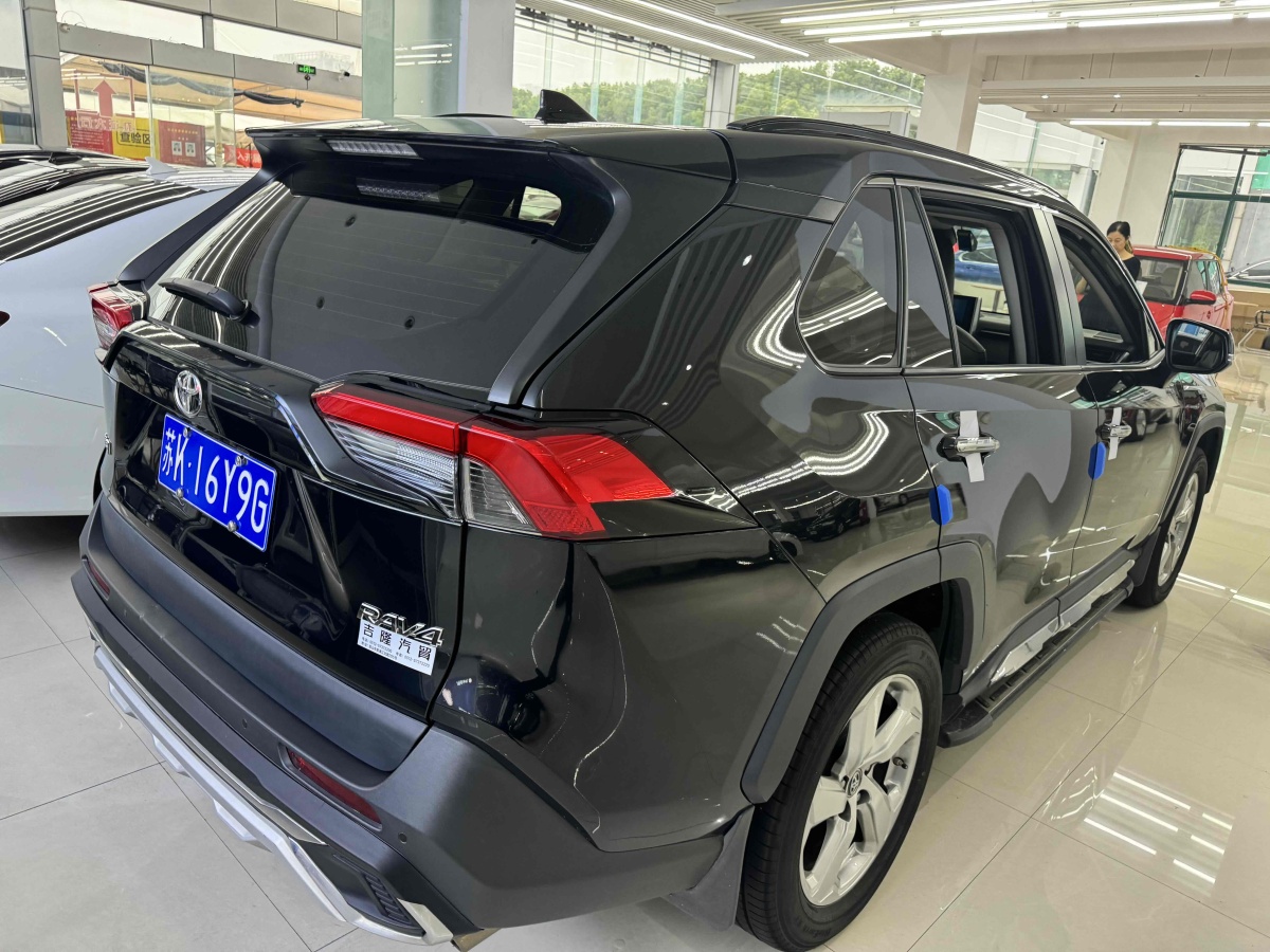 豐田 RAV4  2018款 榮放 2.0L CVT兩驅(qū)風(fēng)尚版圖片