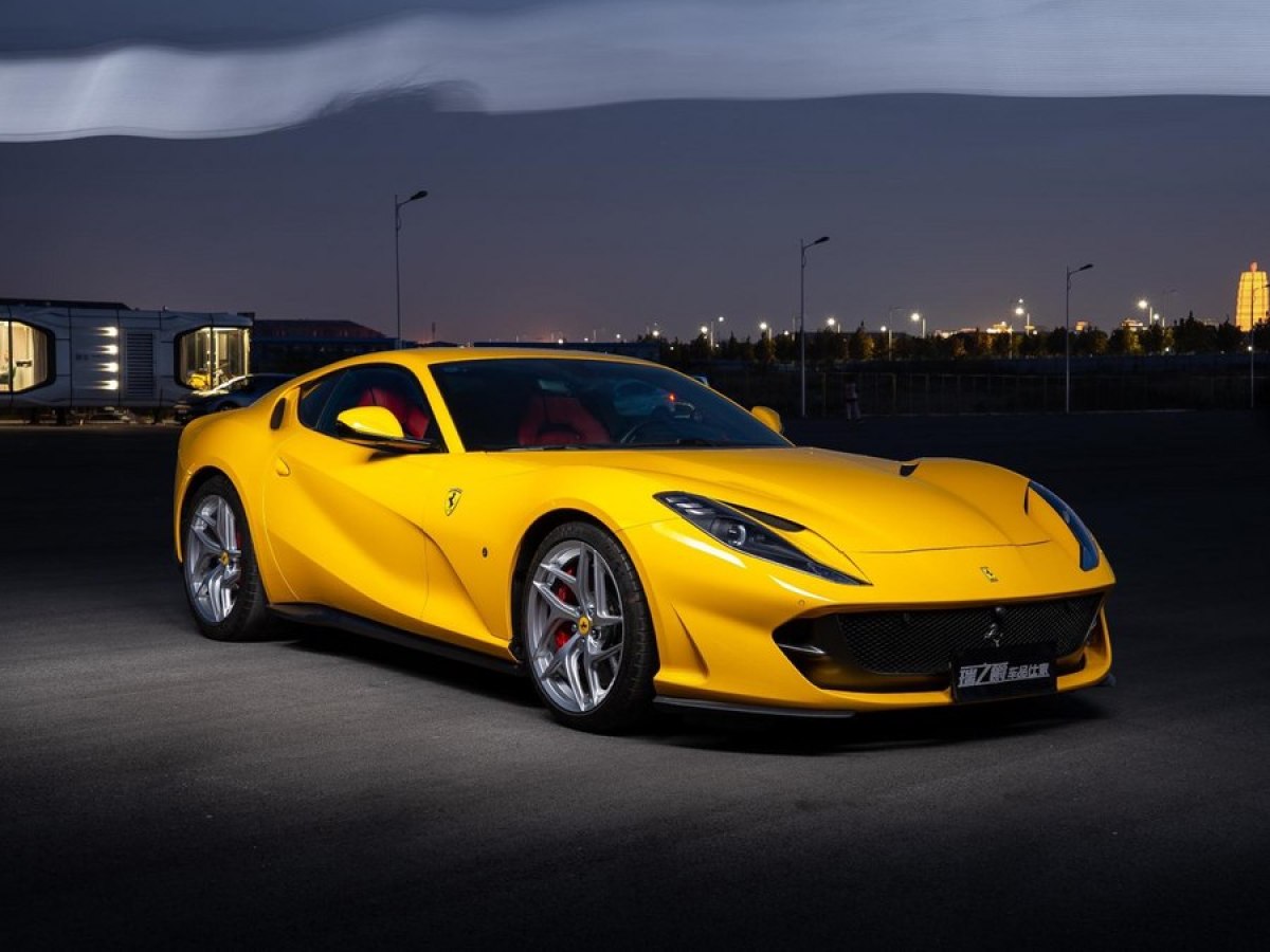 法拉利 812 Superfast  2017款 6.5L 標(biāo)準(zhǔn)型圖片