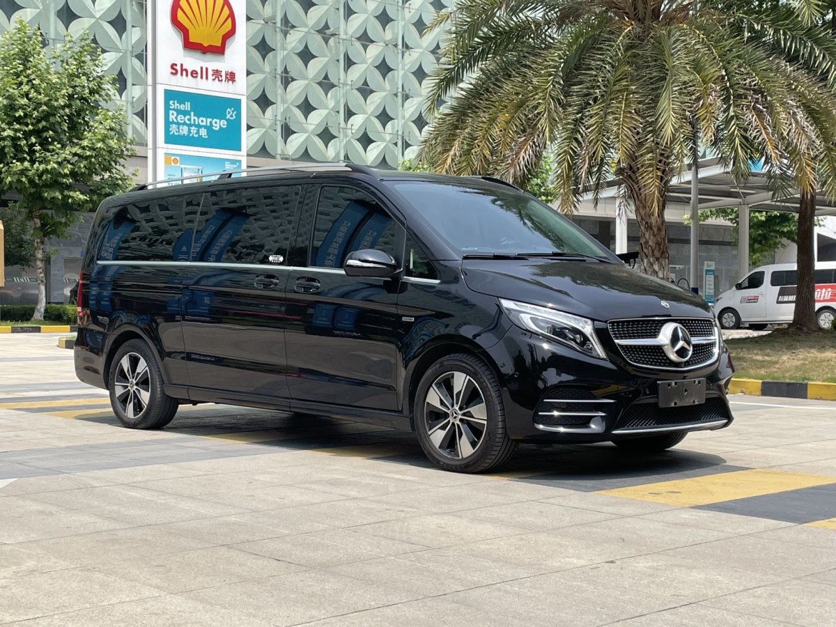 奔馳 V級(jí)  2020款 V 260 L 長(zhǎng)軸距豪華版圖片