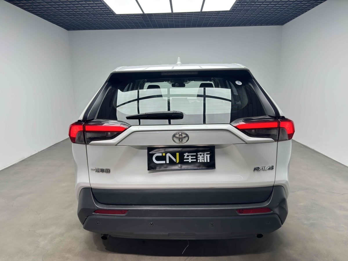 豐田 RAV4  2018款 榮放 2.0L CVT兩驅(qū)都市版圖片