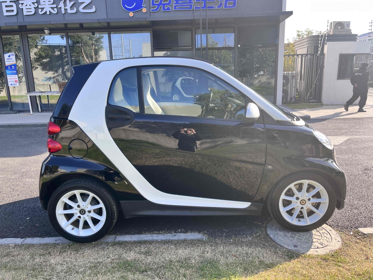 smart fortwo  2014款 1.0 MHD 硬頂新年特別版圖片