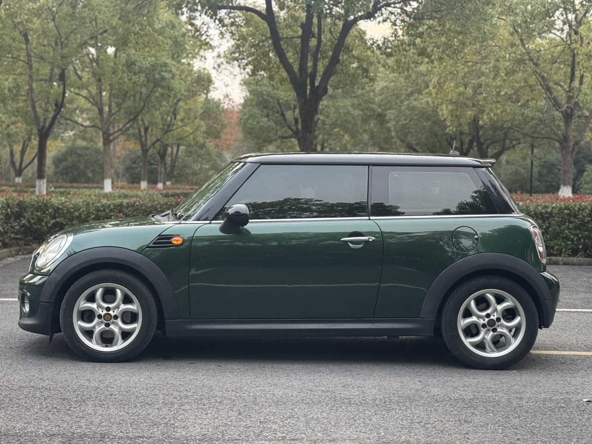 2013年8月MINI MINI  2012款 1.6L COOPER Baker Street