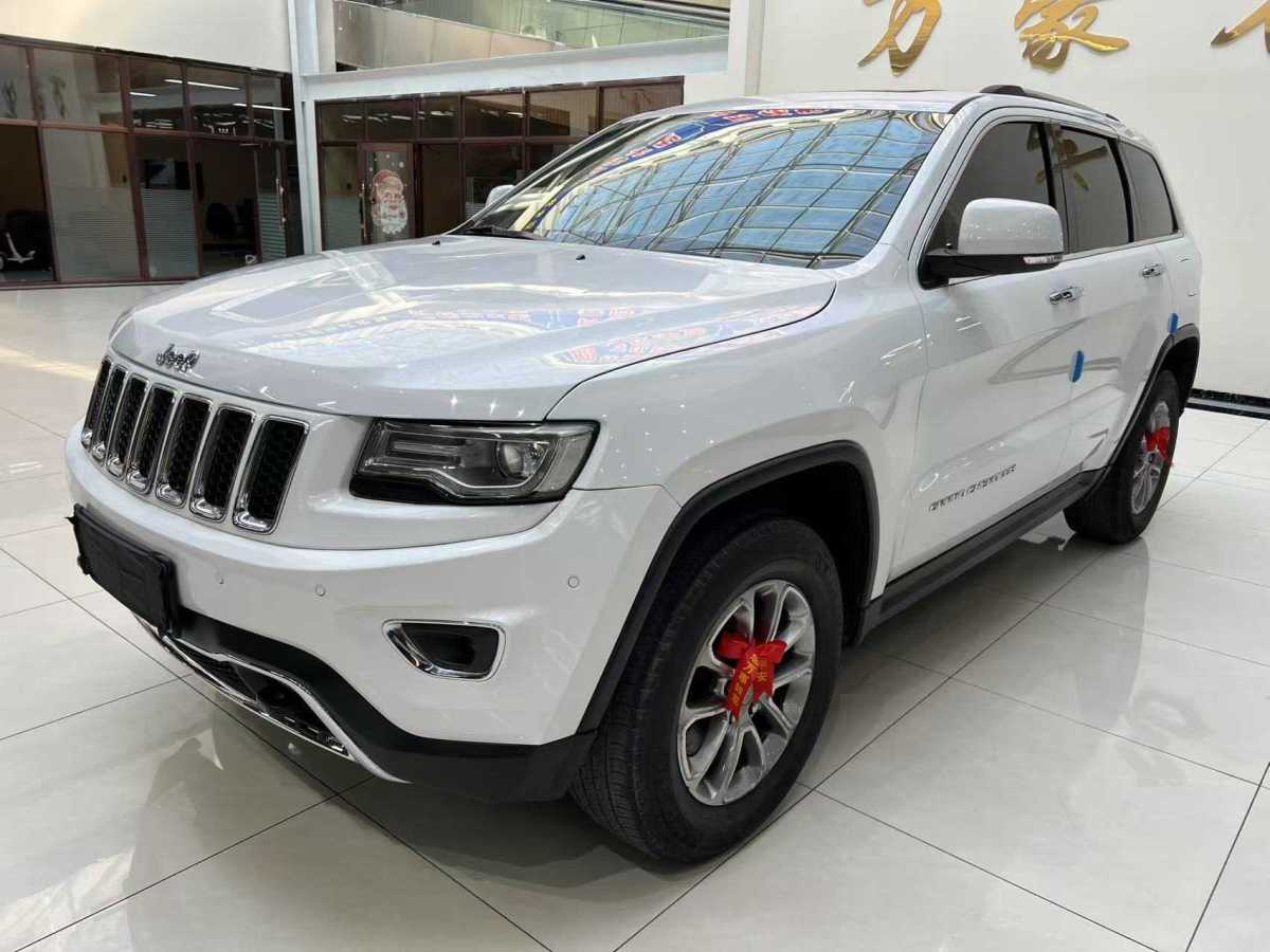 Jeep 大切諾基  2016款 3.6L 精英導(dǎo)航版圖片