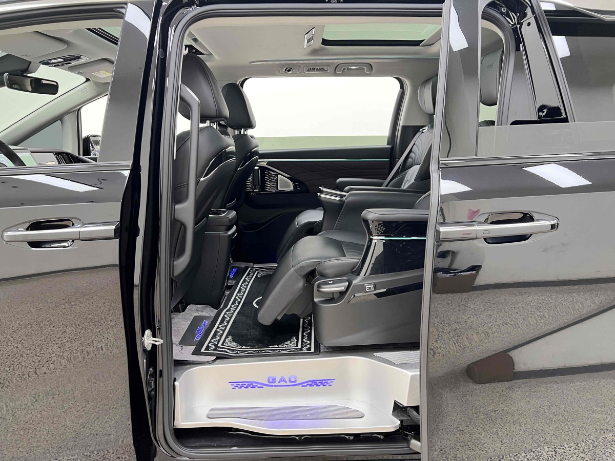 廣汽傳祺 M8  2024款 宗師系列 400T 至尊版圖片