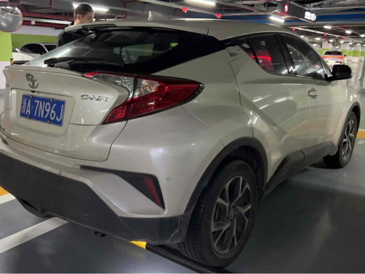 豐田 C-HR  2020款 2.0L 豪華版圖片