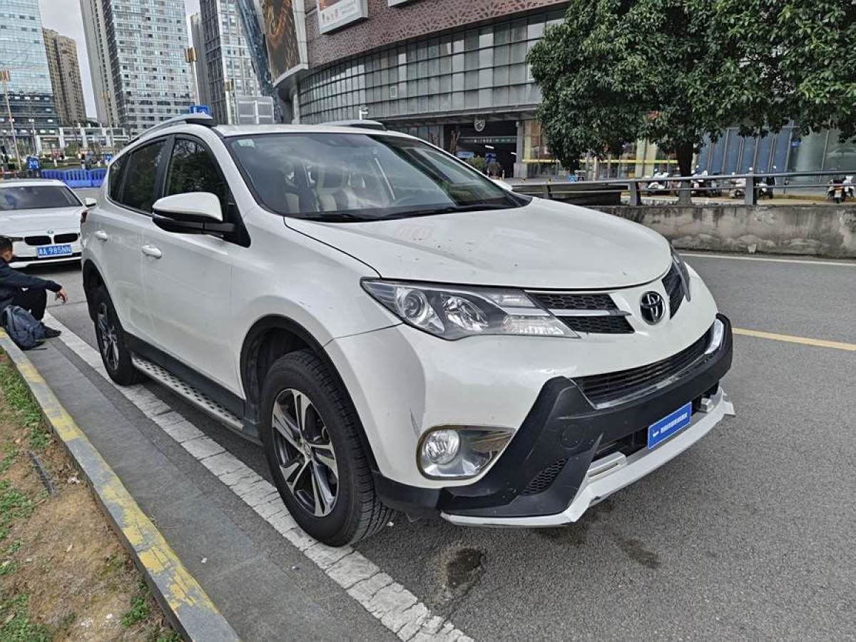 豐田 RAV4榮放  2016款 2.0L CVT兩驅(qū)風(fēng)尚版圖片