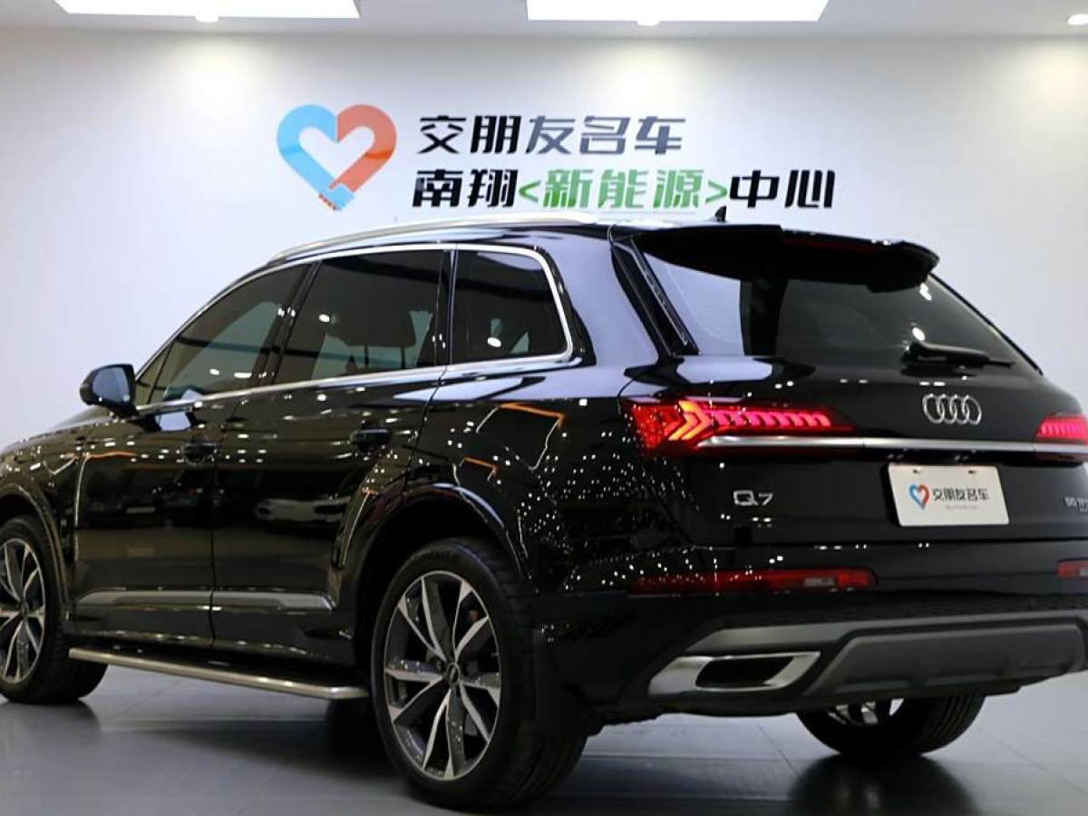 奧迪 奧迪Q7  2023款 55 TFSI quattro S line運(yùn)動(dòng)型圖片