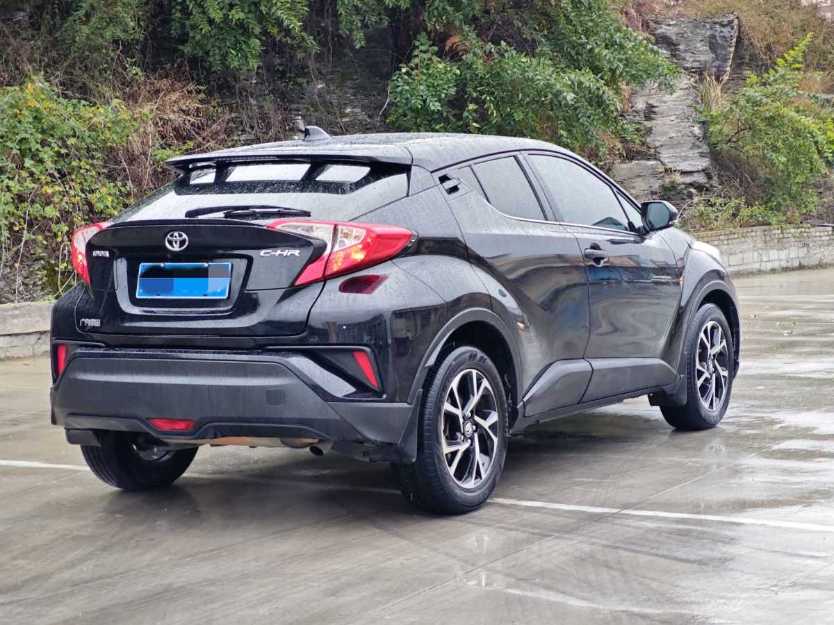 豐田 C-HR  2018款 2.0L 領(lǐng)先天窗版 國(guó)VI圖片