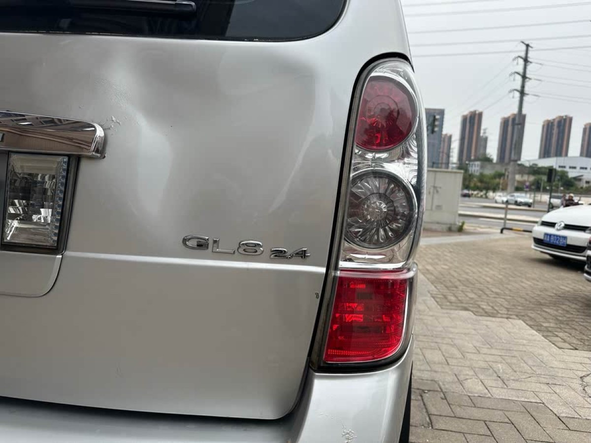 別克 GL8  2011款 2.4L CT豪華商務舒適版圖片