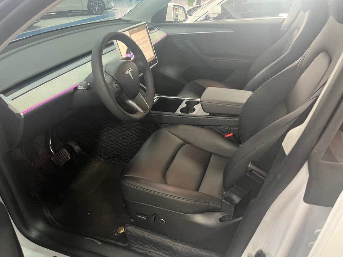 特斯拉 Model Y  2024款 后輪驅(qū)動(dòng)版圖片