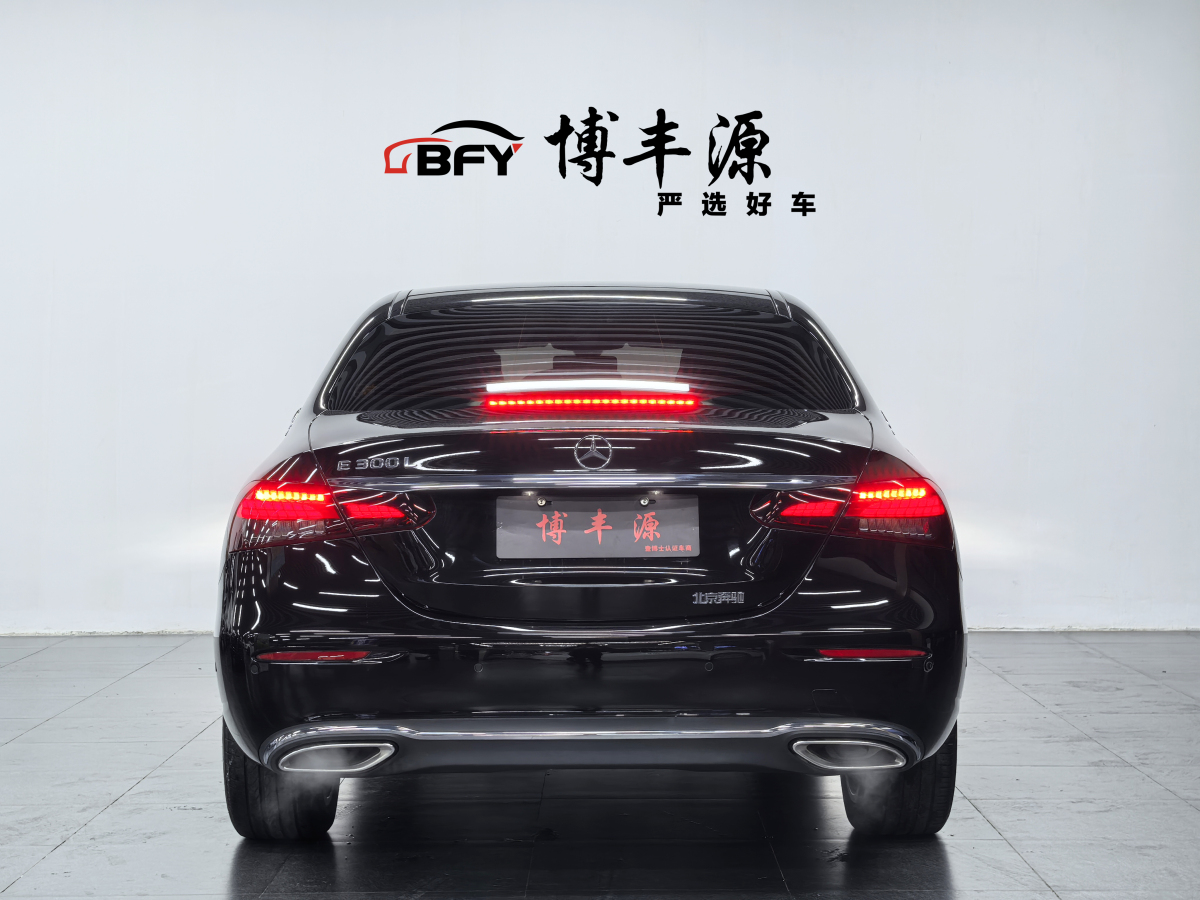 2022年5月奔馳 奔馳E級  2022款 改款 E 300 L 時尚型