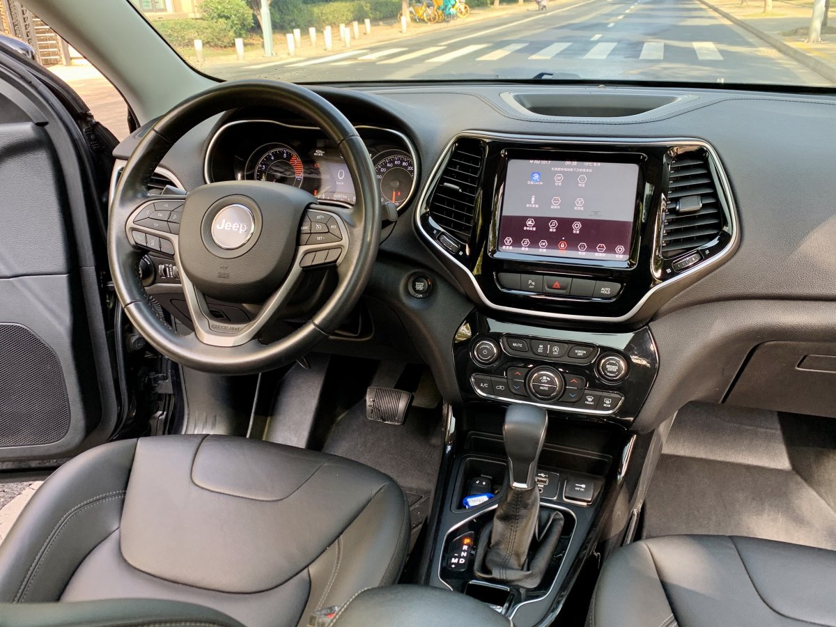 Jeep 自由光  2019款 2.0T 兩驅(qū)智享版 國VI圖片