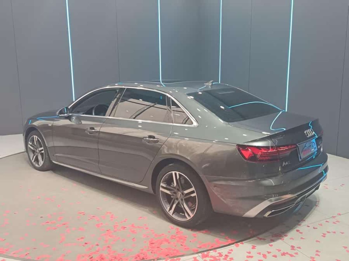 奧迪 奧迪A4L  2020款 40 TFSI 豪華動(dòng)感型圖片