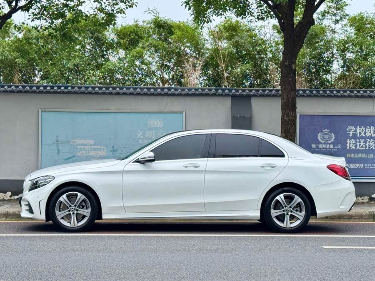 奔馳 奔馳C級(jí)  2021款 C 260 L 運(yùn)動(dòng)版圖片