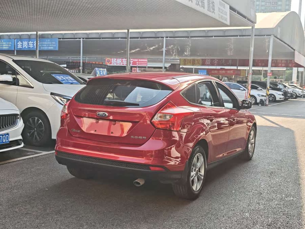 福特 ?？怂? 2012款 兩廂 1.6L 手動風(fēng)尚型圖片