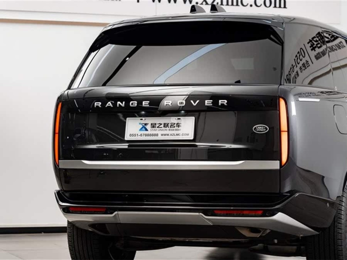 路虎 攬勝  2023款 3.0 L6 400PS 創(chuàng)世加長版圖片