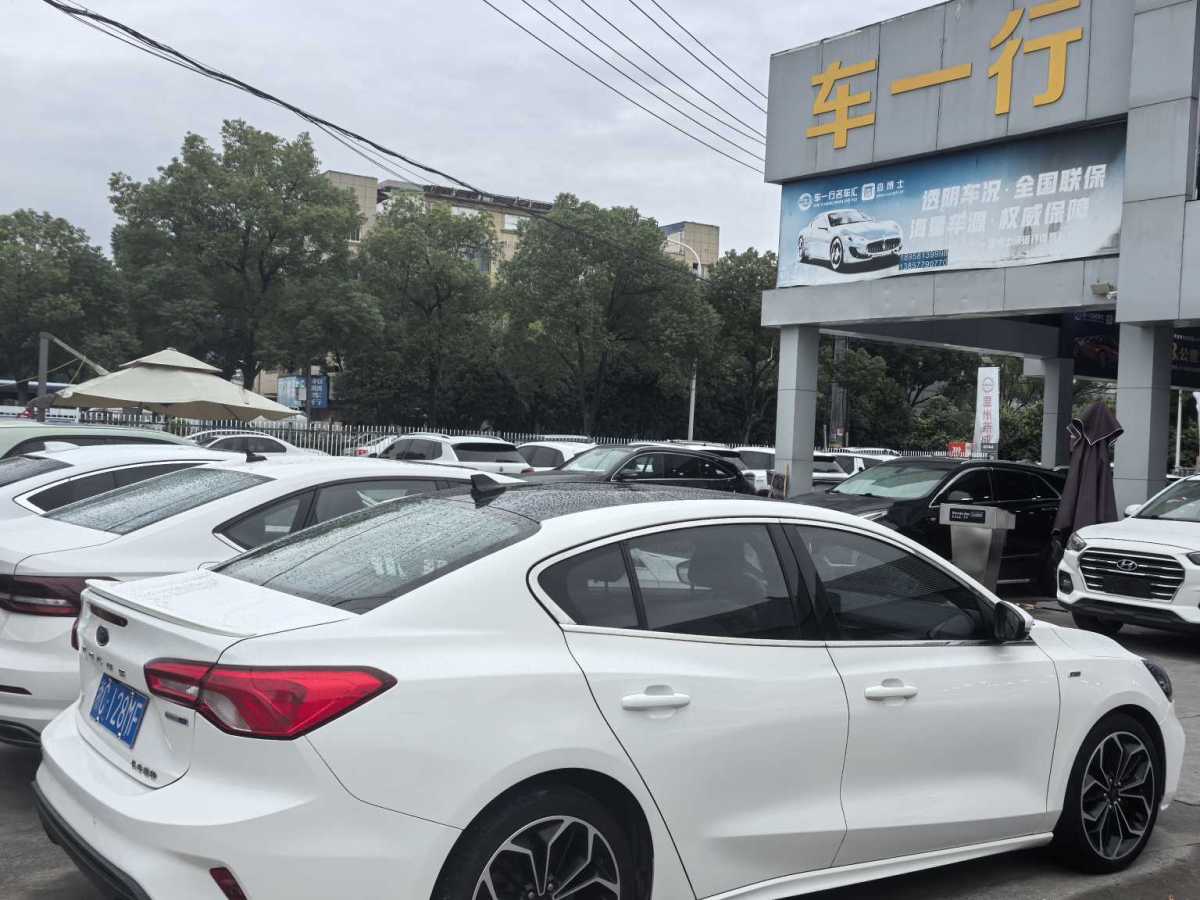 福特 ?？怂? 2019款 三廂 1.5L 自動(dòng)鋒潮型圖片