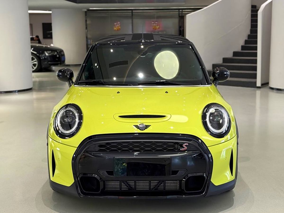 MINI MINI  2023款 改款二 2.0T COOPER S CABRIO 藝術(shù)家圖片