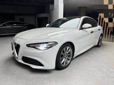 2018年5月 阿爾法·羅密歐 Giulia 2.0T 200HP 豪華版圖片