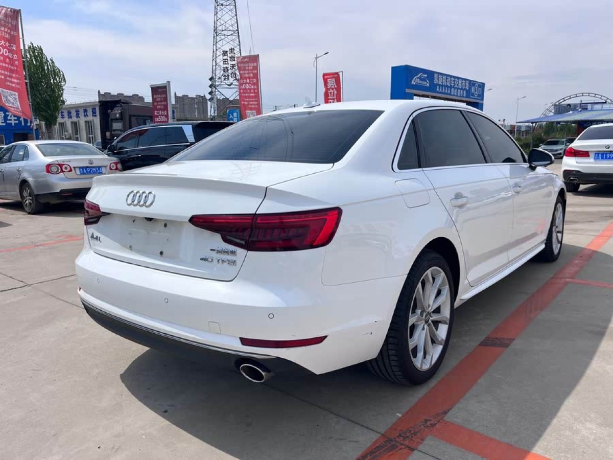 奧迪 奧迪A4L  2017款 Plus 40 TFSI 時(shí)尚型圖片