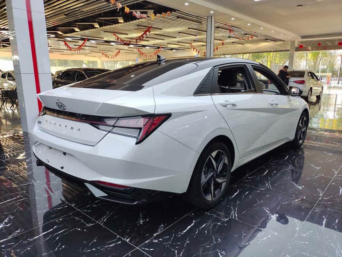 現(xiàn)代 伊蘭特  2022款 1.5L CVT LUX尊貴版圖片